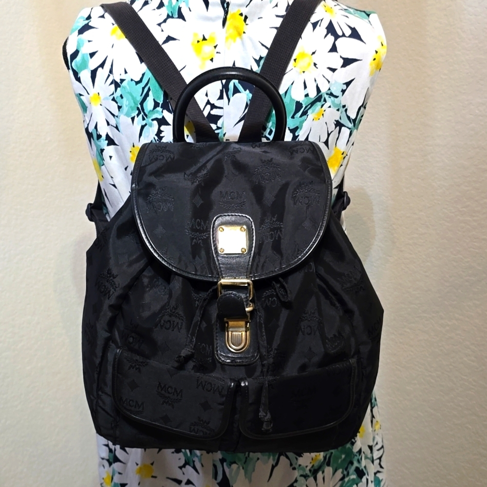 MCM Black Backpack with Vintage-Inspired Design - Picture 4 of 9